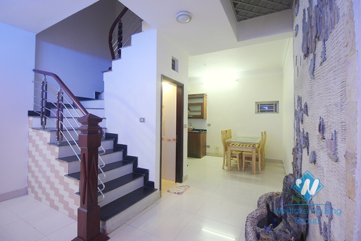 Cheap house with 4 bedrooms for rent in Au Co street, Tay Ho district.