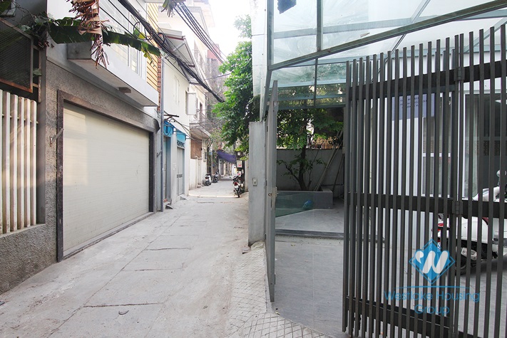Spacious house with 04 bedrooms and 02 lagre balcony in Tay Ho