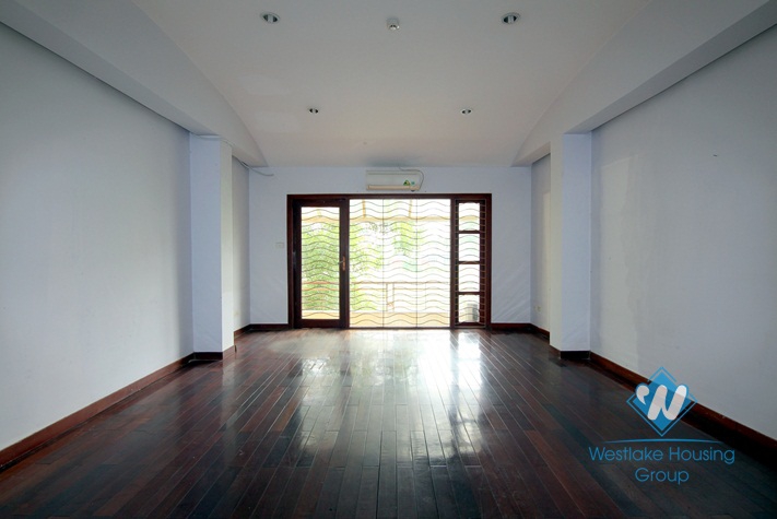 A large house with 5 bedrooms for rent in Tay Ho district