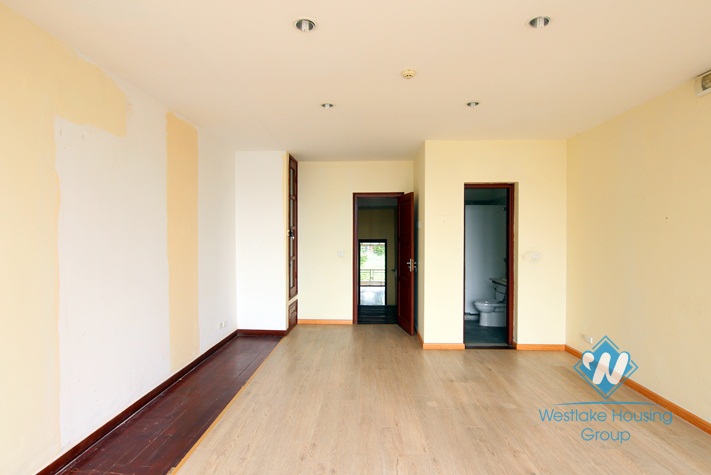 A large house with 5 bedrooms for rent in Tay Ho district