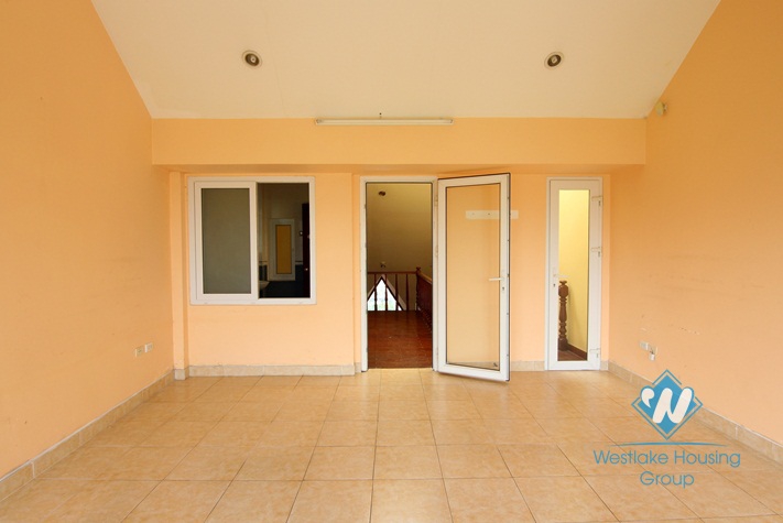 A large house with 5 bedrooms for rent in Tay Ho district