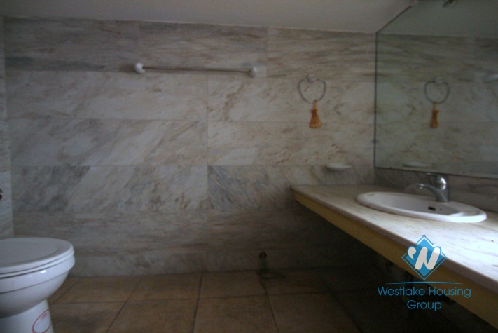 A large house with 5 bedrooms for rent in Tay Ho district