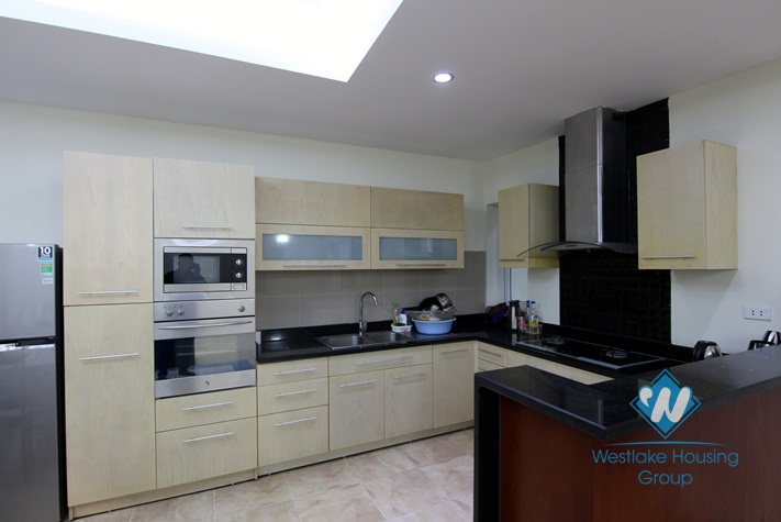 A nice 5 bedroom house by the West Lake side for rent in Tay Ho