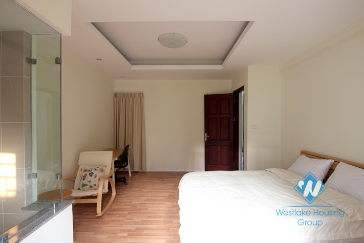 A nice 5 bedroom house by the West Lake side for rent in Tay Ho