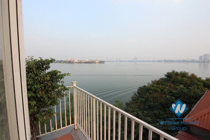 A nice 5 bedroom house by the West Lake side for rent in Tay Ho