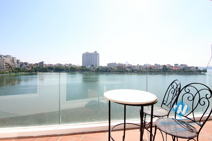 Lake view apartment available for rent in Quang An street, Tay Ho, Hanoi 