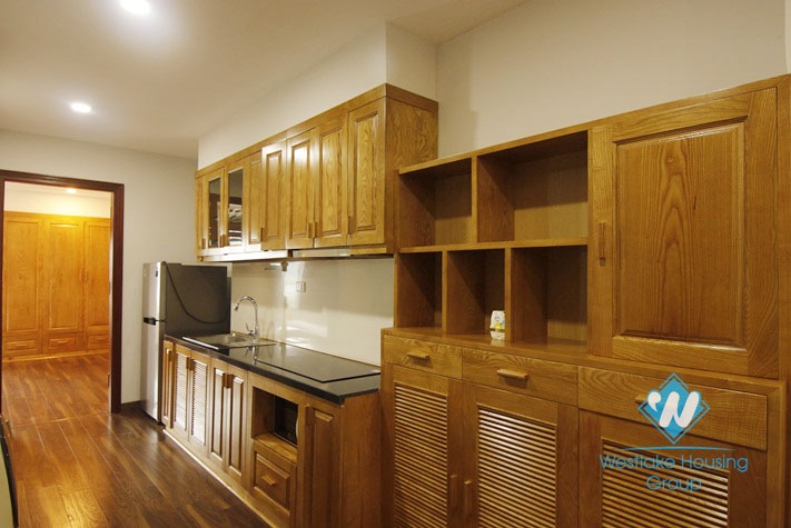 A beautiful high-floor apartment with 1 bedroom for rent on Kim Ma street, Ba Dinh