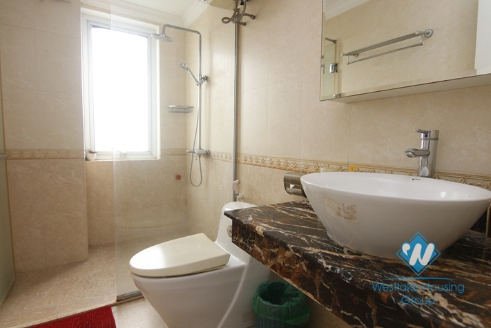 A nice and spacious high-floor apartment with 2 bedrooms for rent in Ba Dinh