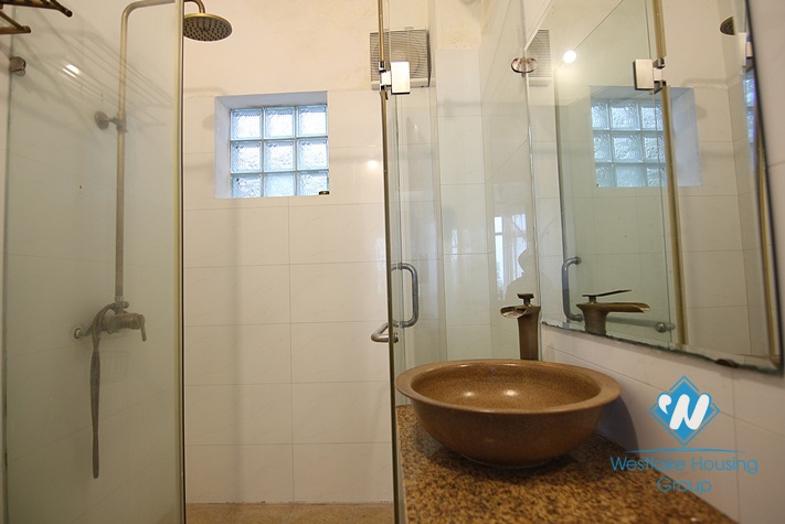 Affordable apartment with beautiful lake views for rent in Yen Phu Village