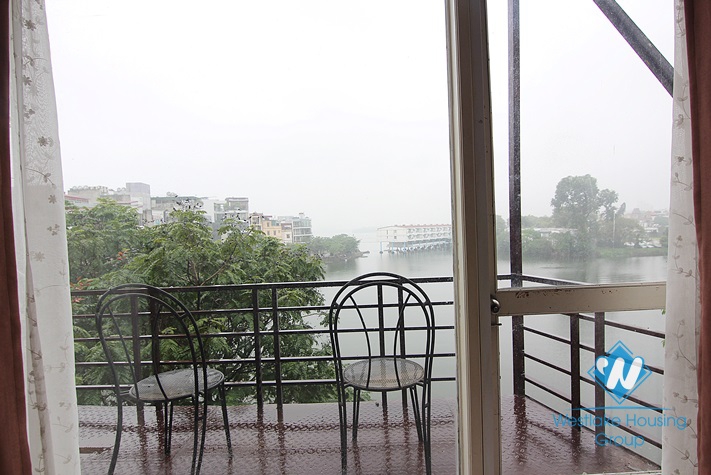 Affordable apartment with beautiful lake views for rent in Yen Phu Village