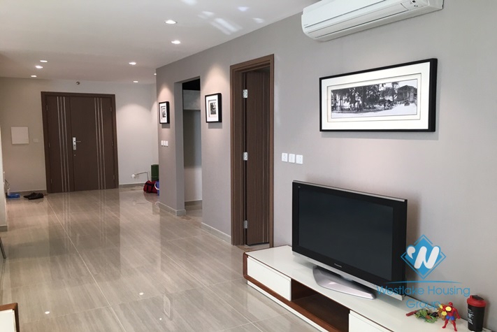 A charming and morden style 3 bedroom apartment for rent in Ciputra L Tower