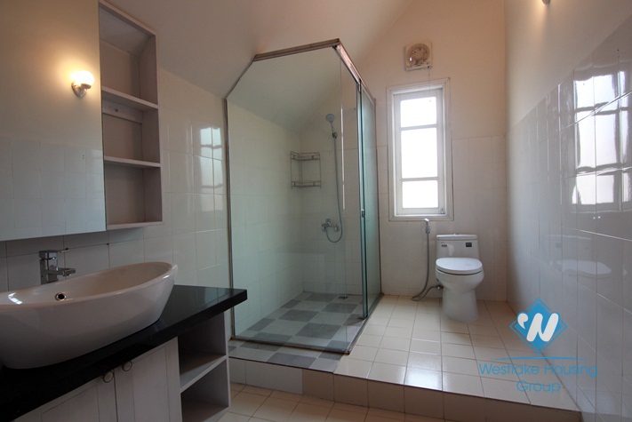 A nice house with big yard for rent in Tay ho, Ha noi