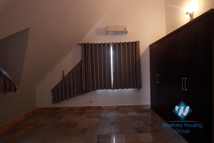 A nice house with big yard for rent in Tay ho, Ha noi