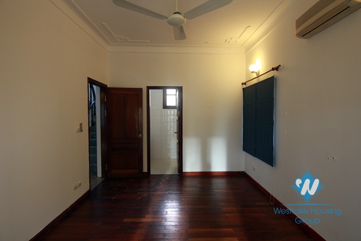 A nice house with big yard for rent in Tay ho, Ha noi