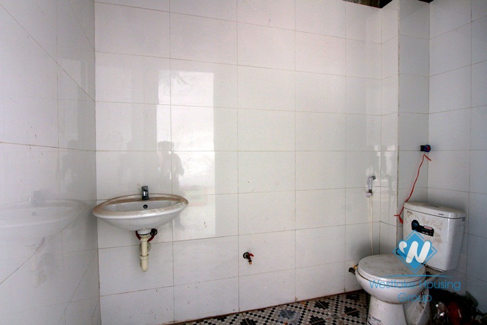 A nice space for office, cafe for rent in Xuan Dieu, Tay ho