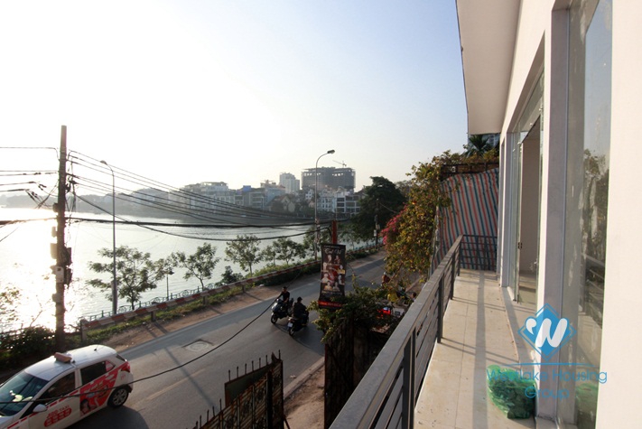 A nice space for office, cafe for rent in Xuan Dieu, Tay ho