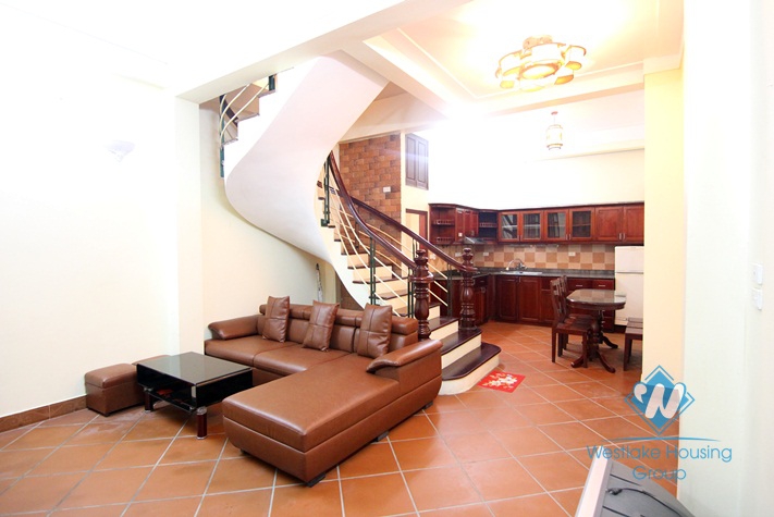 Cheap price house with 4 bedrooms for rent in Tay Ho.
