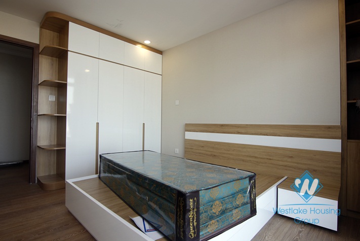 A beautiful and spacious apartment for rent in Cau giay, Ha noi