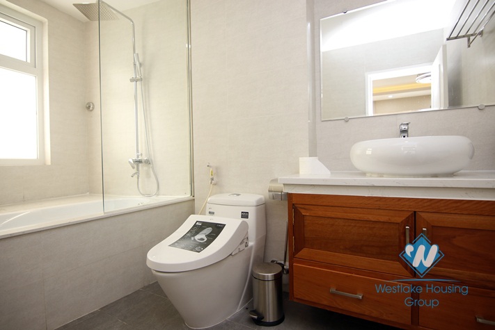 A nice and brand new studio for lease in Cau giay