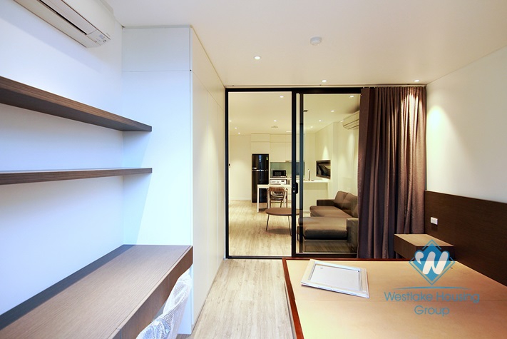 A good 1 bedroom apartment for rent in Trinh cong son, Tay ho