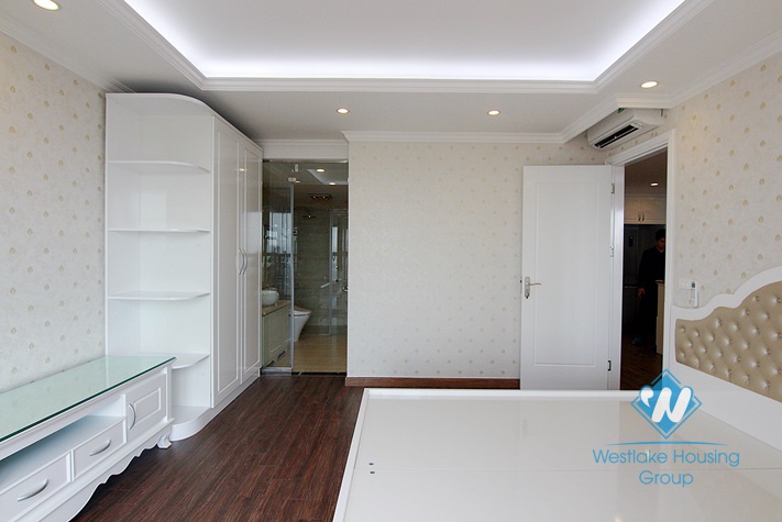 A dream apartment for rent in D' Le Roi Soleil building, Tay Ho area.