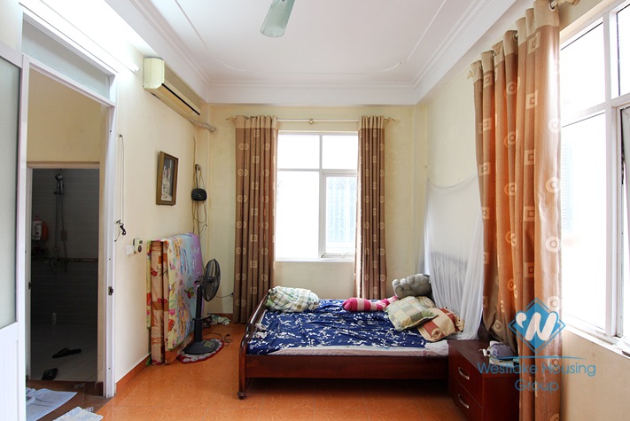 Affordable price house with 3 bedrooms in Au Co st, Tay Ho area.