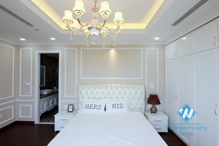 A royal apartment with morden 3 bedrooms for rent in D' Le Roi Soleil, Tay Ho area.