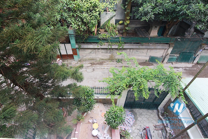 Unfurnished 4 bedrooms house with yard and garage for rent in Au Co st, Tay Ho area.