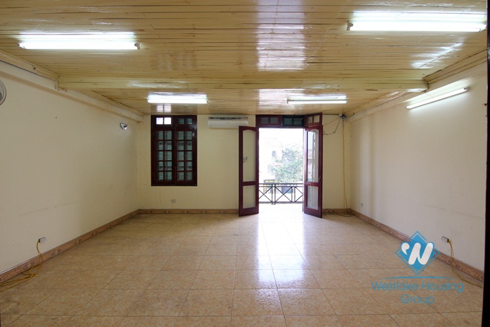 A spacious house for rent on Au Co street, Tay Ho District
