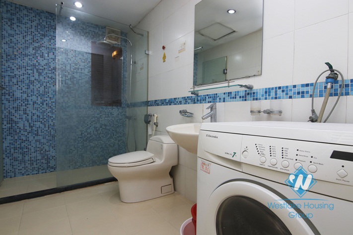 A modern affordable 3 bedroom apartment for rent on Lang Ha street