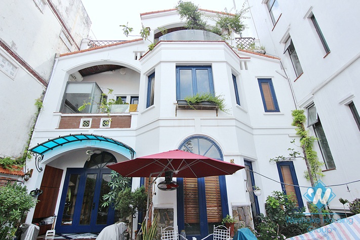 A gorgeous newly renovated villa for rent in Tay ho, Ha noi