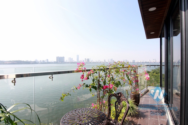Apartment for rent in Tay Ho with balcony and amazing lake view.