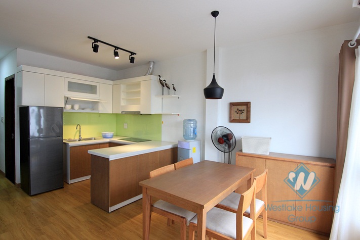 Apartment in Nghi Tam street, Tay Ho, Hanoi for rent.