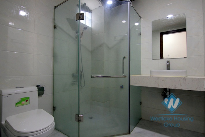 Apartment in Nghi Tam street, Tay Ho, Hanoi for rent.