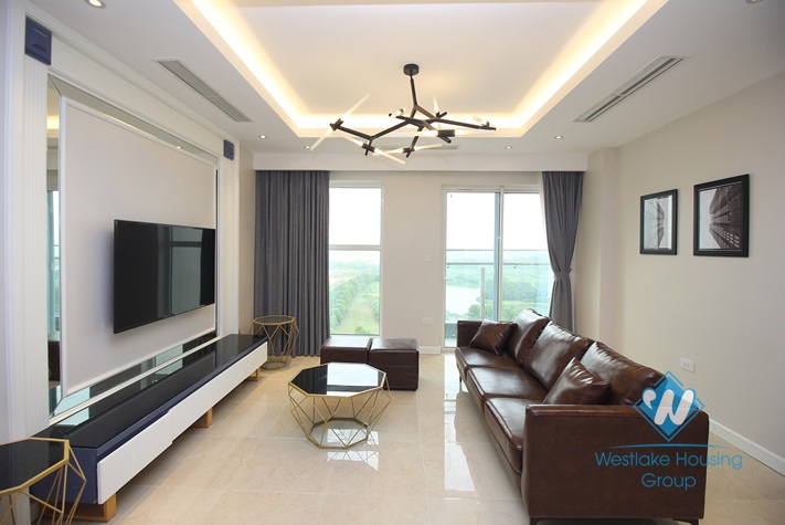 A delightful apartment with golf course view for rent in Ciputra