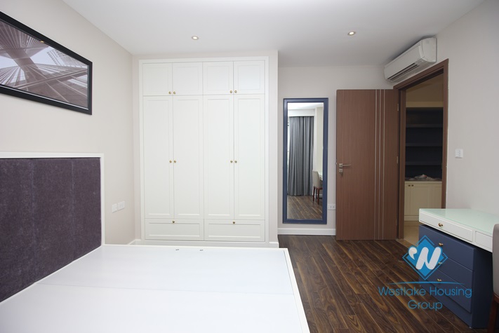 A delightful apartment with golf course view for rent in Ciputra