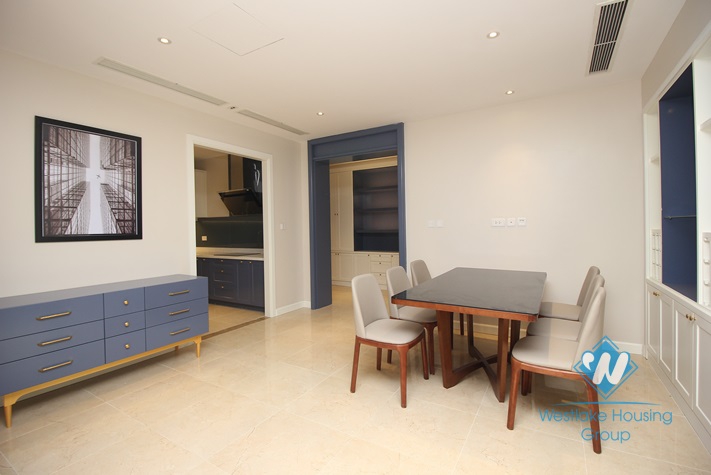A delightful apartment with golf course view for rent in Ciputra