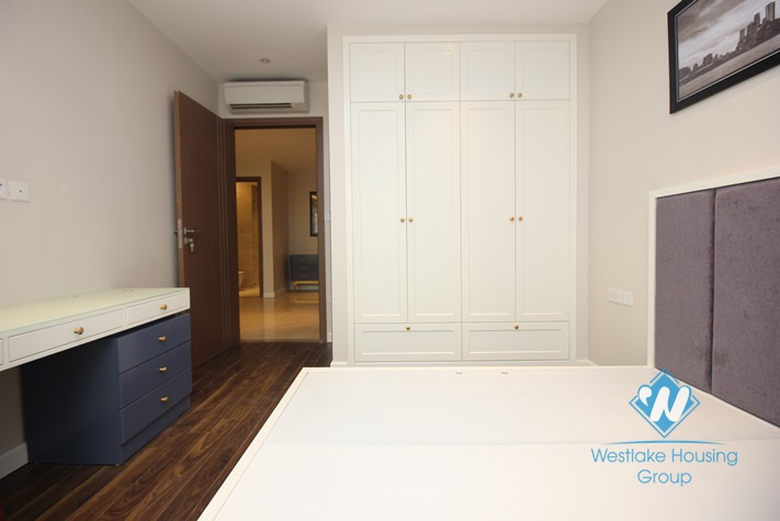 A delightful apartment with golf course view for rent in Ciputra