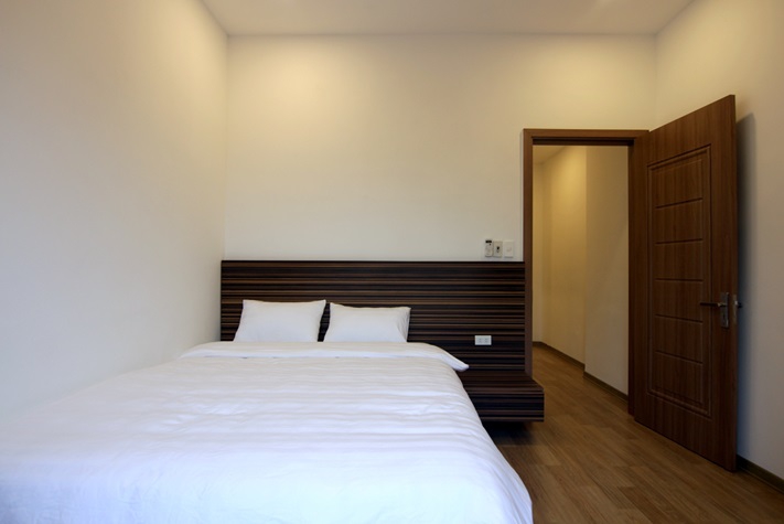 Big Balcony and Brand new 02 bedrooms for rent in Dang Thai Mai st, Tay Ho district 