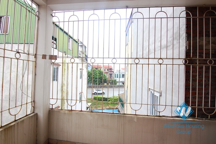 Cheap 4 bedrooms house with big yard for rent in Tay Ho district, Hanoi.