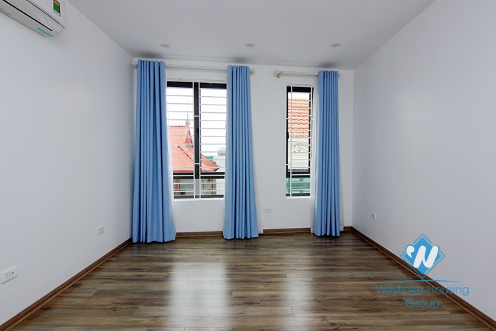 Six bedrooms house for rent in Au Co, Tay Ho, Hanoi.