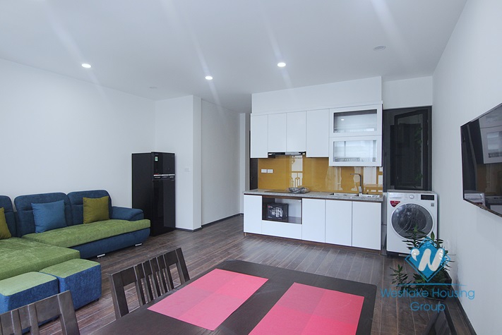 Brand new and morden 2 bedrooms apartment for rent in Tu Hoa st, Tay Ho area.