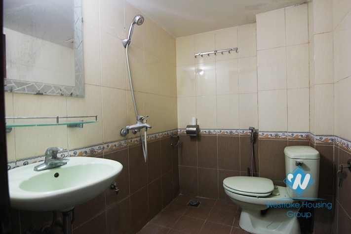 Cheap 4 bedrooms house with big yard for rent in Tay Ho district, Hanoi.