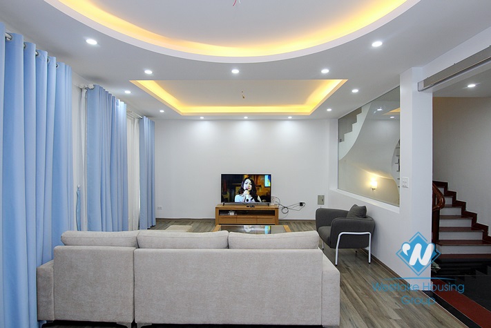 Six bedrooms house for rent in Au Co, Tay Ho, Hanoi.