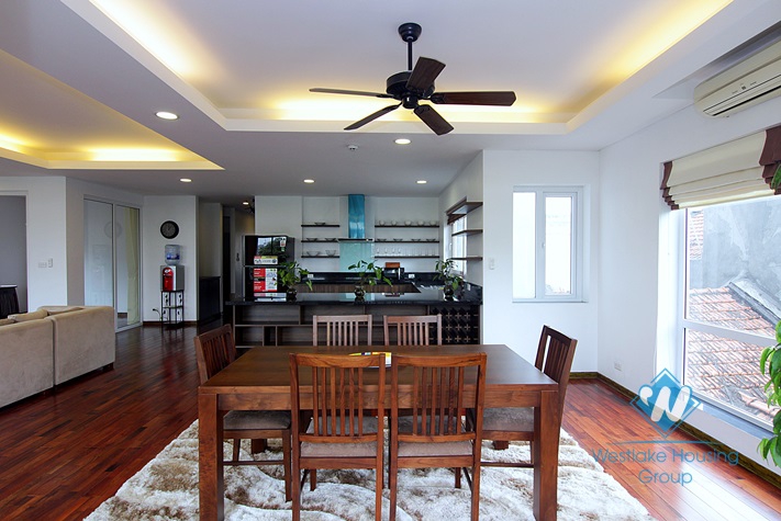 Spectacular apartment in Tay Ho for rent