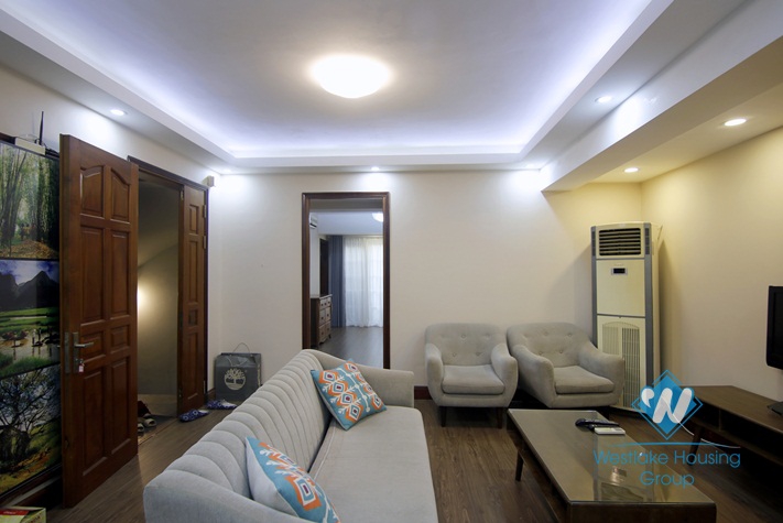 A delightful 2 bedroom apartment for rent on Yen Phu street