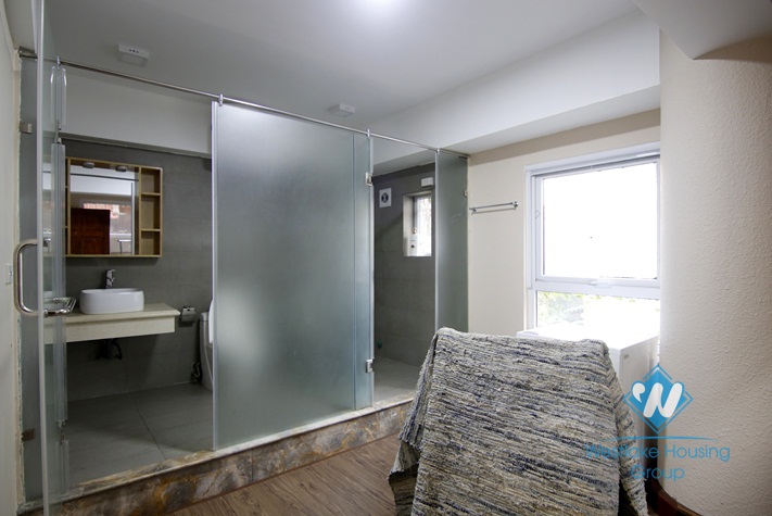A delightful 2 bedroom apartment for rent on Yen Phu street