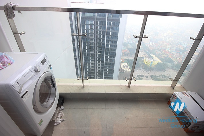Nice and new one bedroom apartment for rent in Vinhome Metropolis