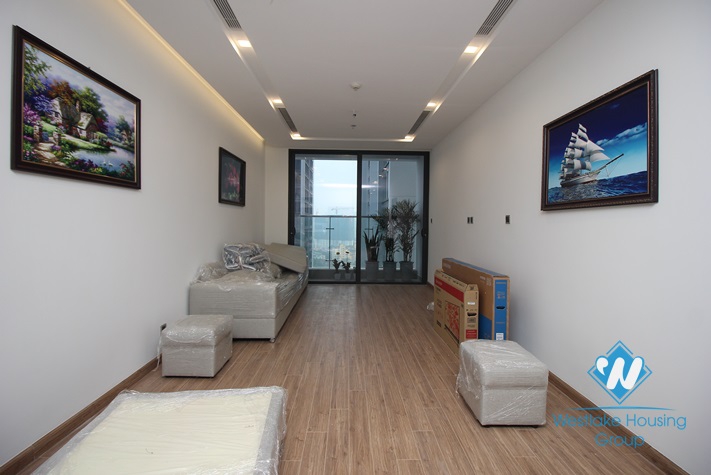 Brand new apartment for rent in Vinhome Metropolis, Ba Dinh District 