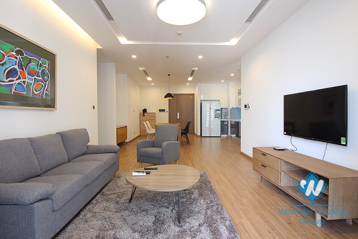 Three bedrooms in Vinhome Metropolis Building for rent